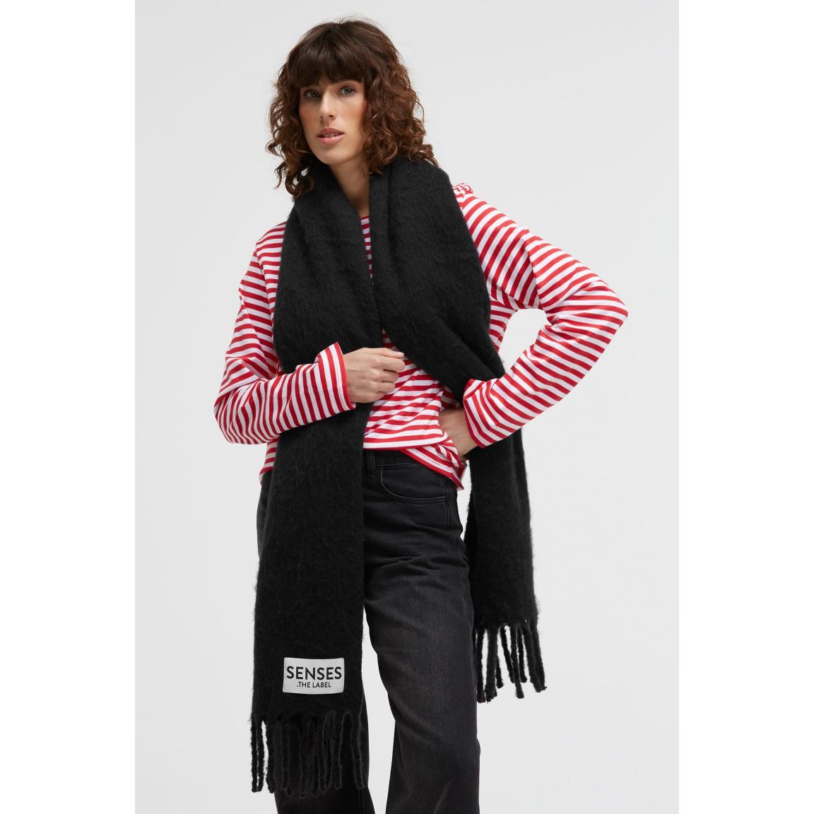 Senses. the Label Schal AMA:RY - schwarz