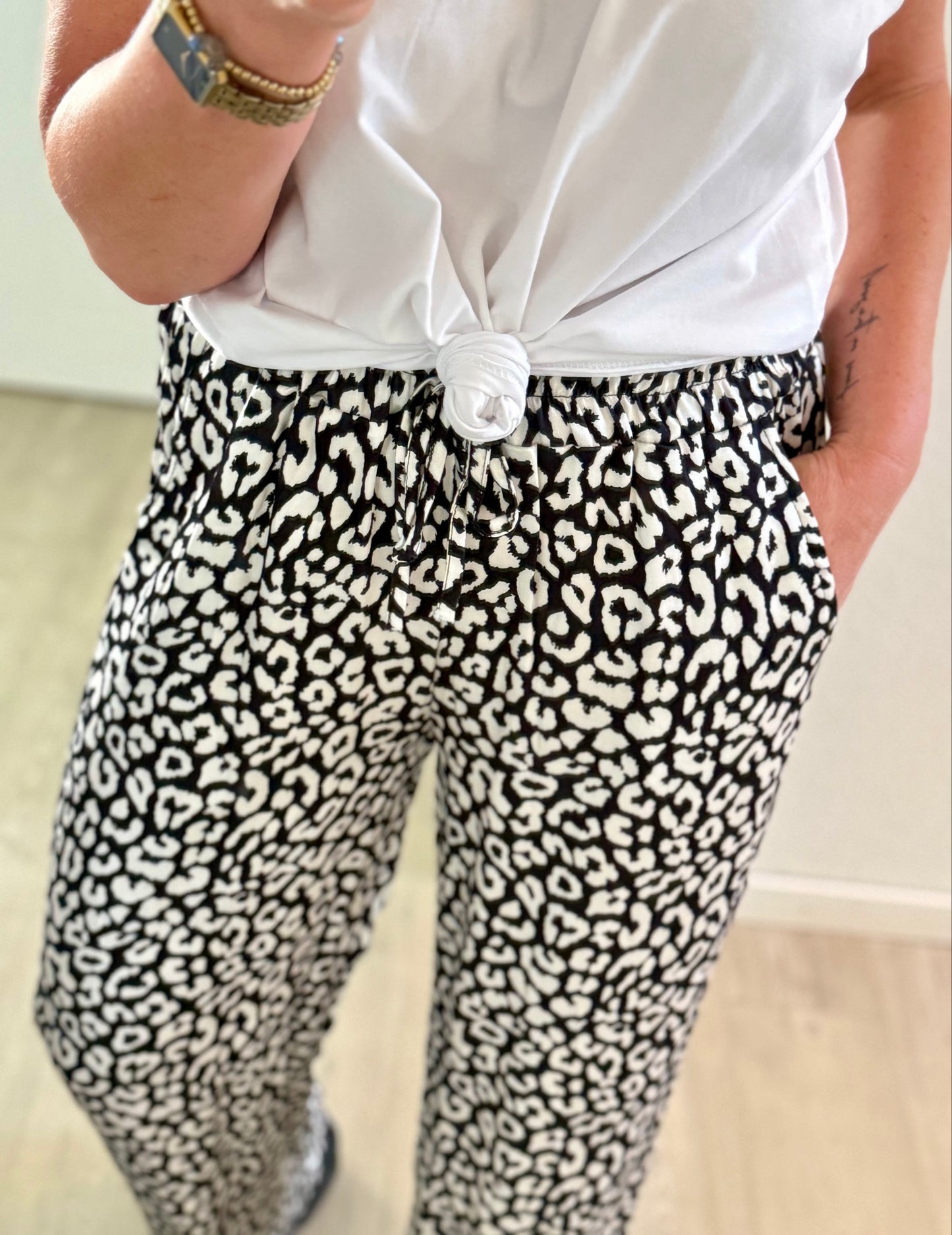 Hose - leo
