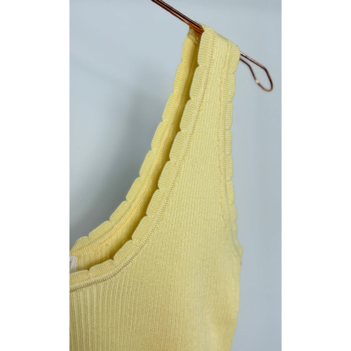 Top -butter yellow