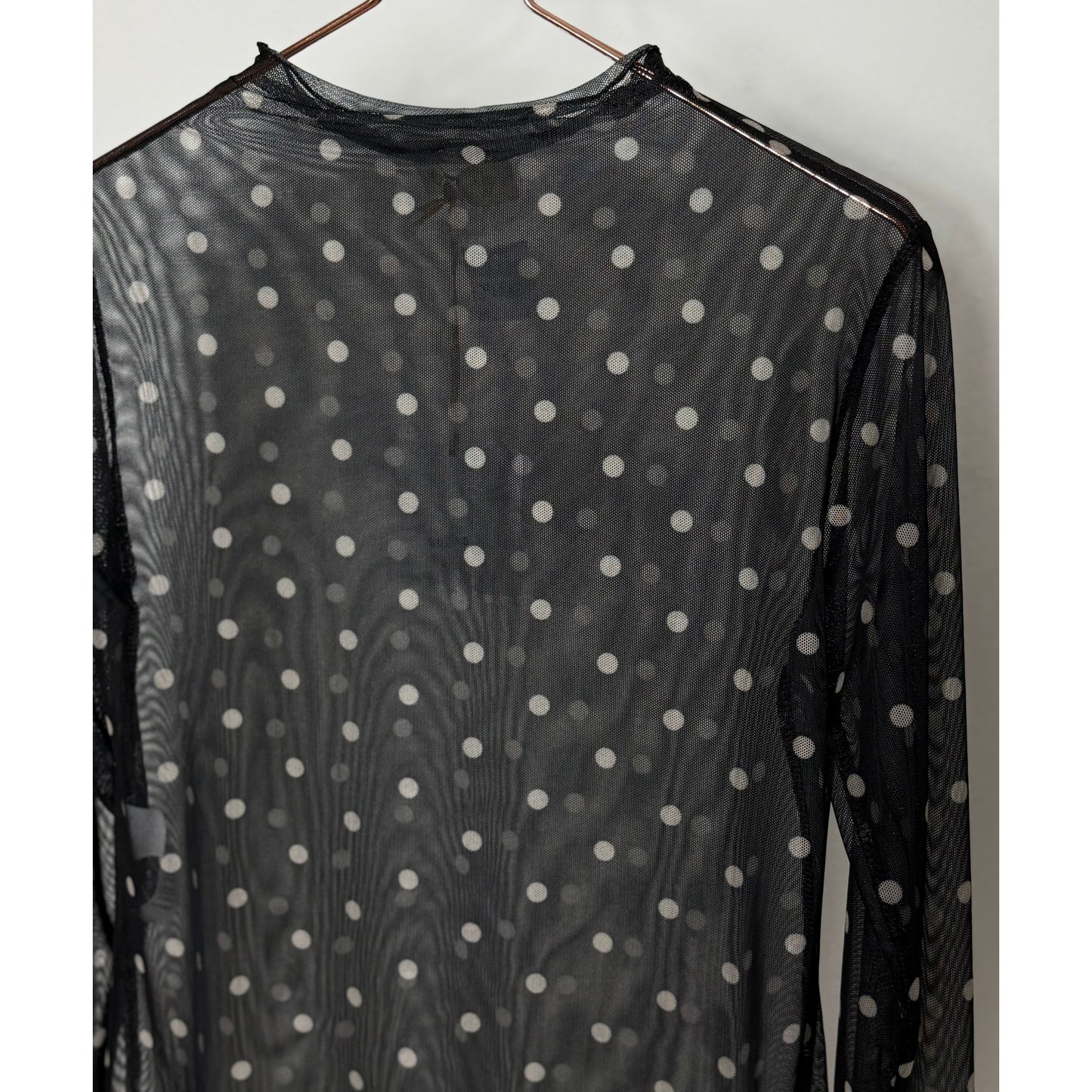 Transparentes Langarmshirt mit Punkten - schwarz