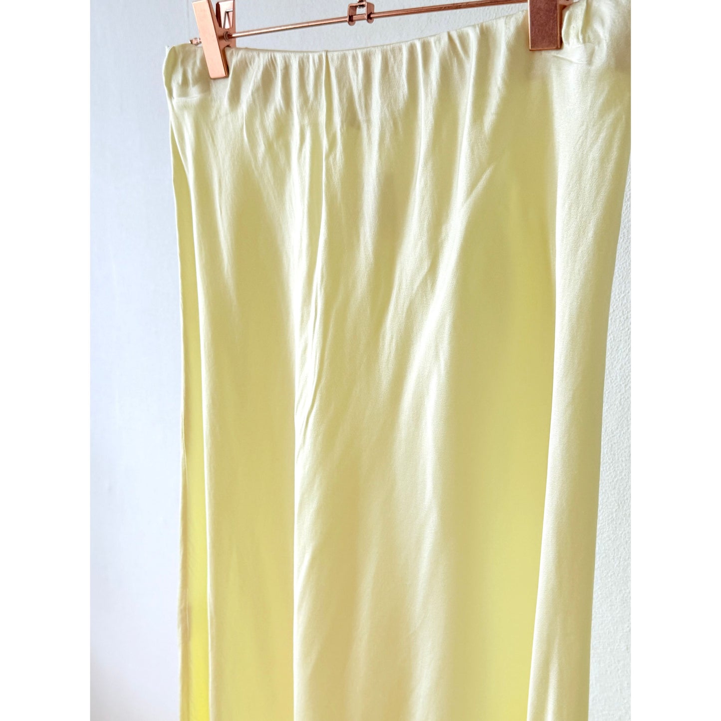 Rock -butteryellow-