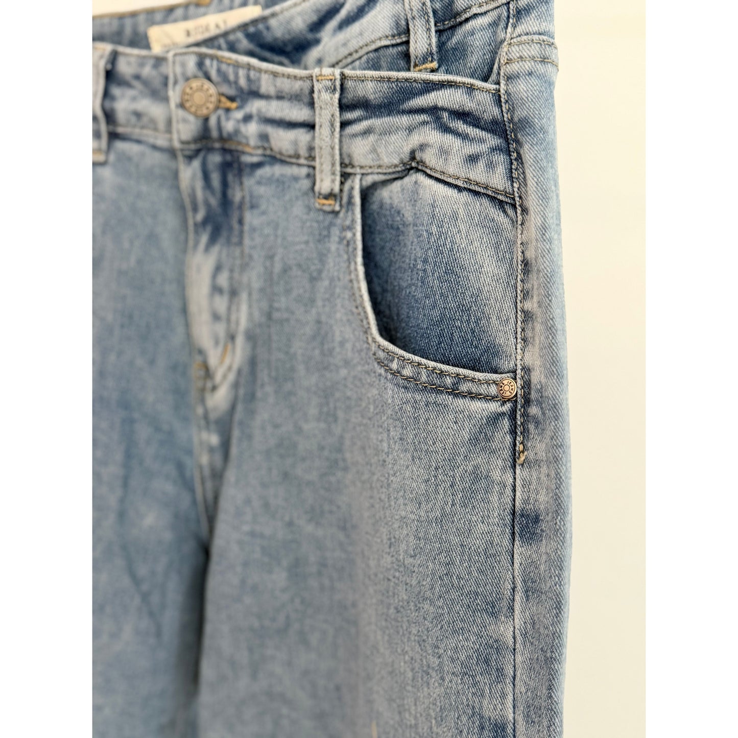Jeans mit asymmetrischen Bund - Denim