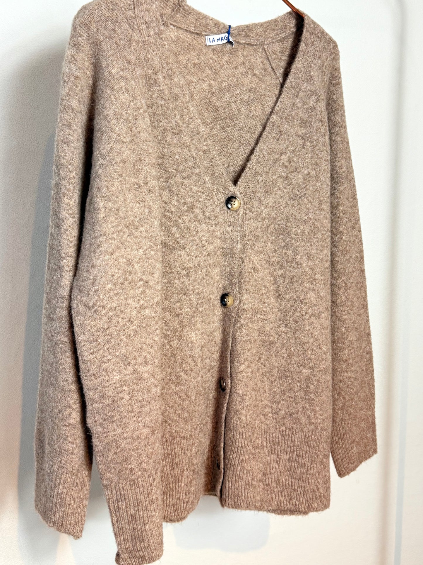 Strickjacke mit V- Ausschnitt - taupe