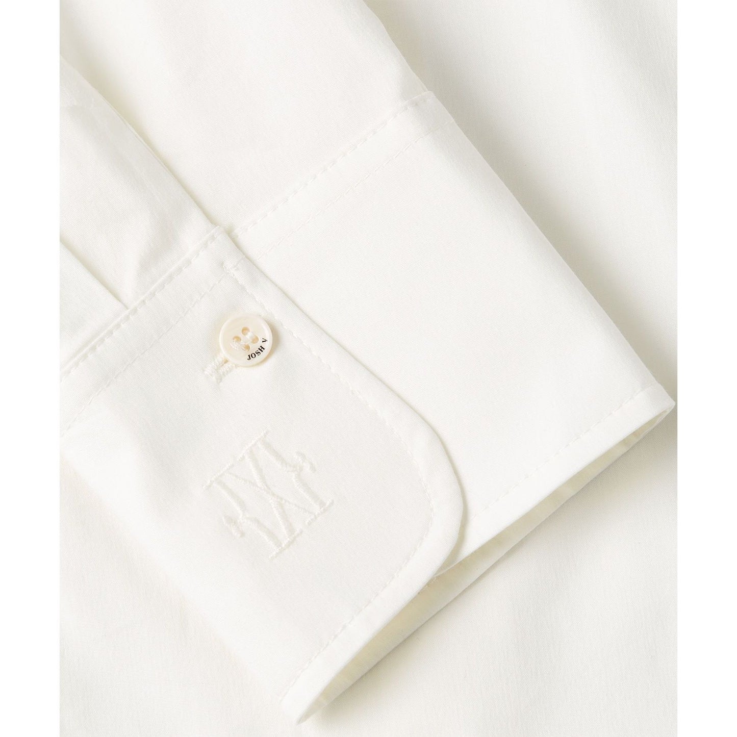 JOSH V eng anliegende Body-Bluse - off white