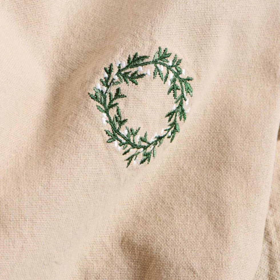 Ib Laursen Stoffserviette Tradition mit Kranz - leinenfarbig