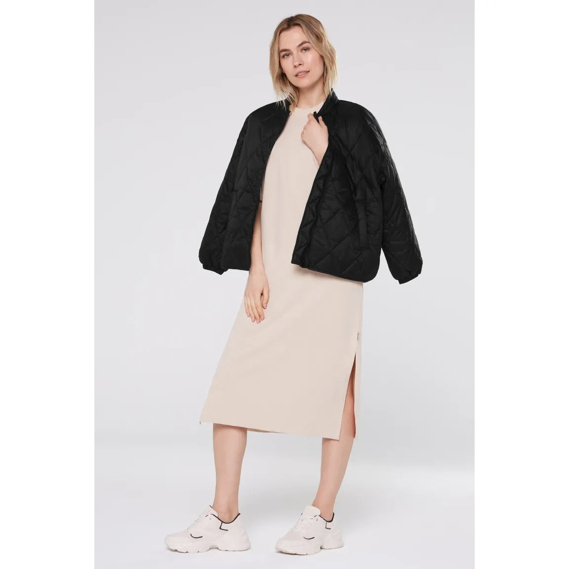 Senses. the label Kleid mit Seitenschlitzen - bleached sand