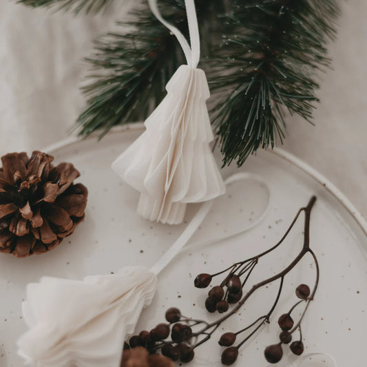 Eulenschnitt Papieranhänger Tanne natur