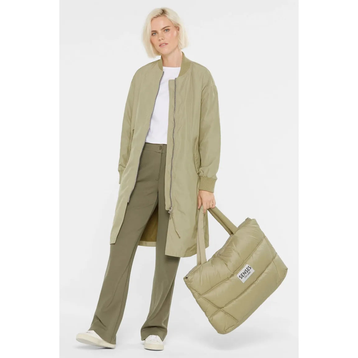 Senses the label Puffer Weekender Bag AMO:RA -light sage