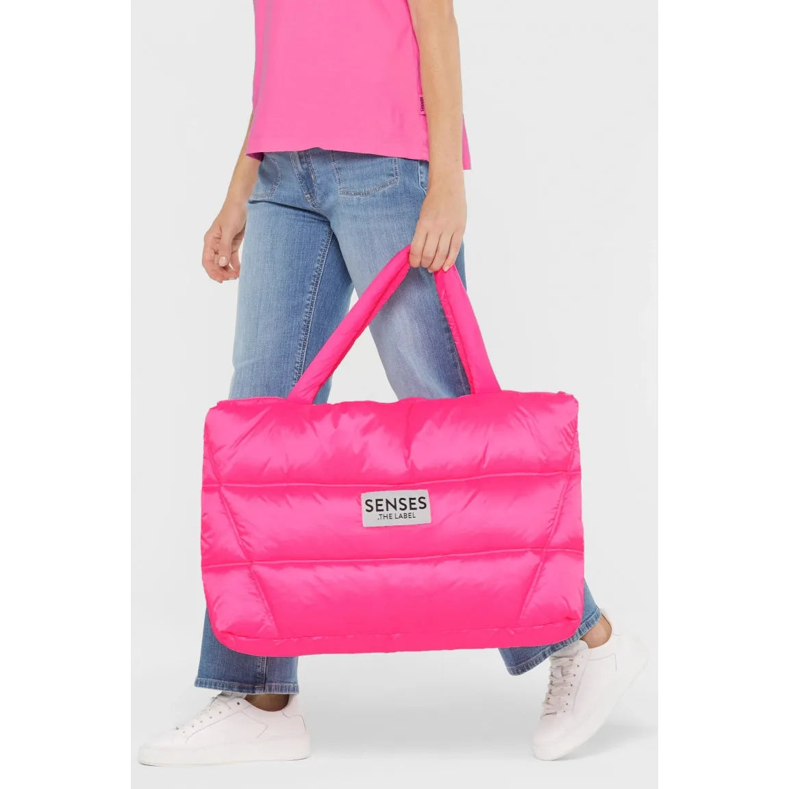 Senses the label Puffer Weekender Bag AMO:RA -vivid pink