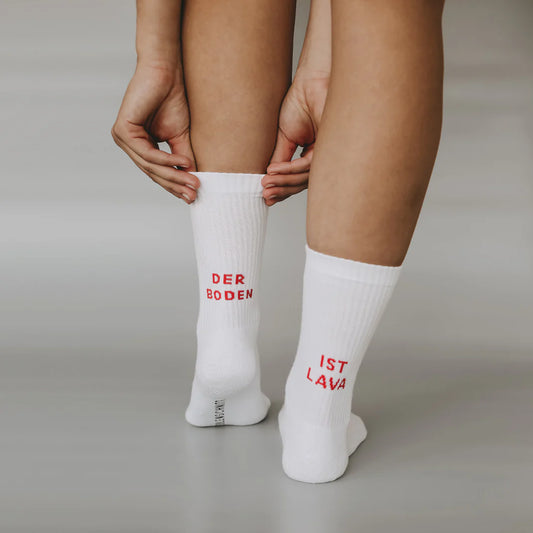 Eulenschnitt Socken -Der Boden ist Lava-