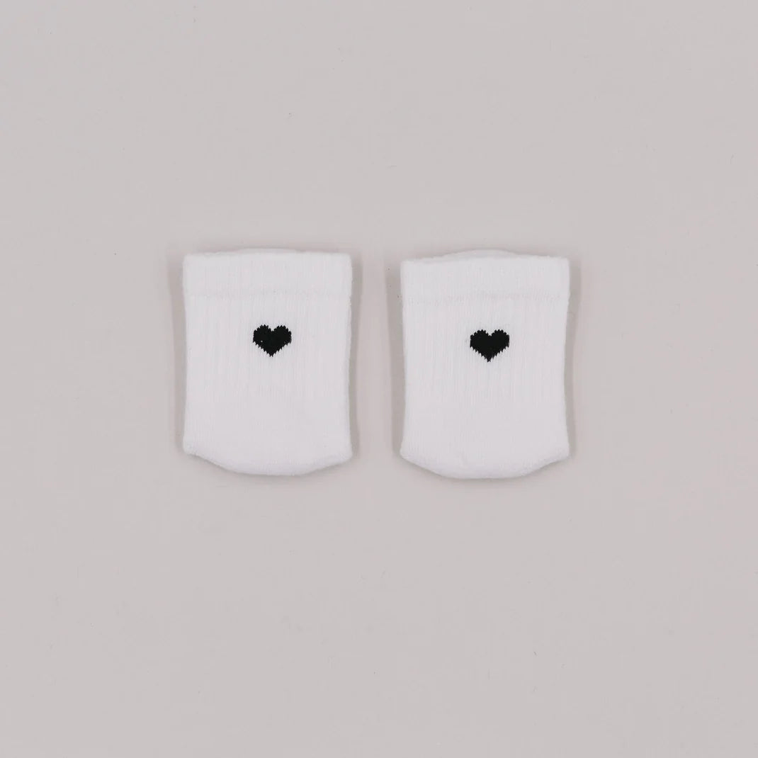 Eulenschnitt Babysocken Herz - schwarz