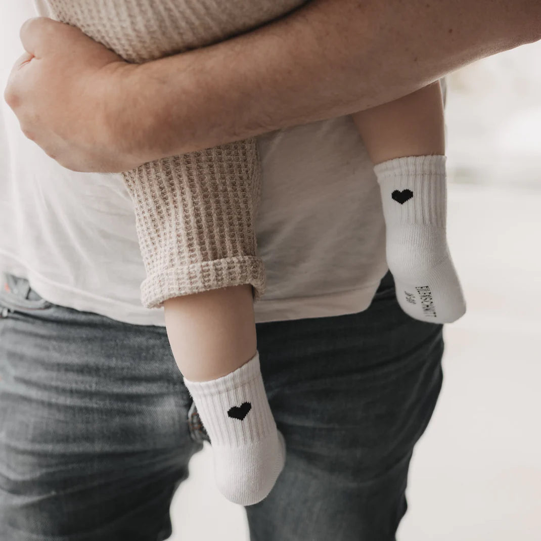 Eulenschnitt Babysocken Herz - schwarz