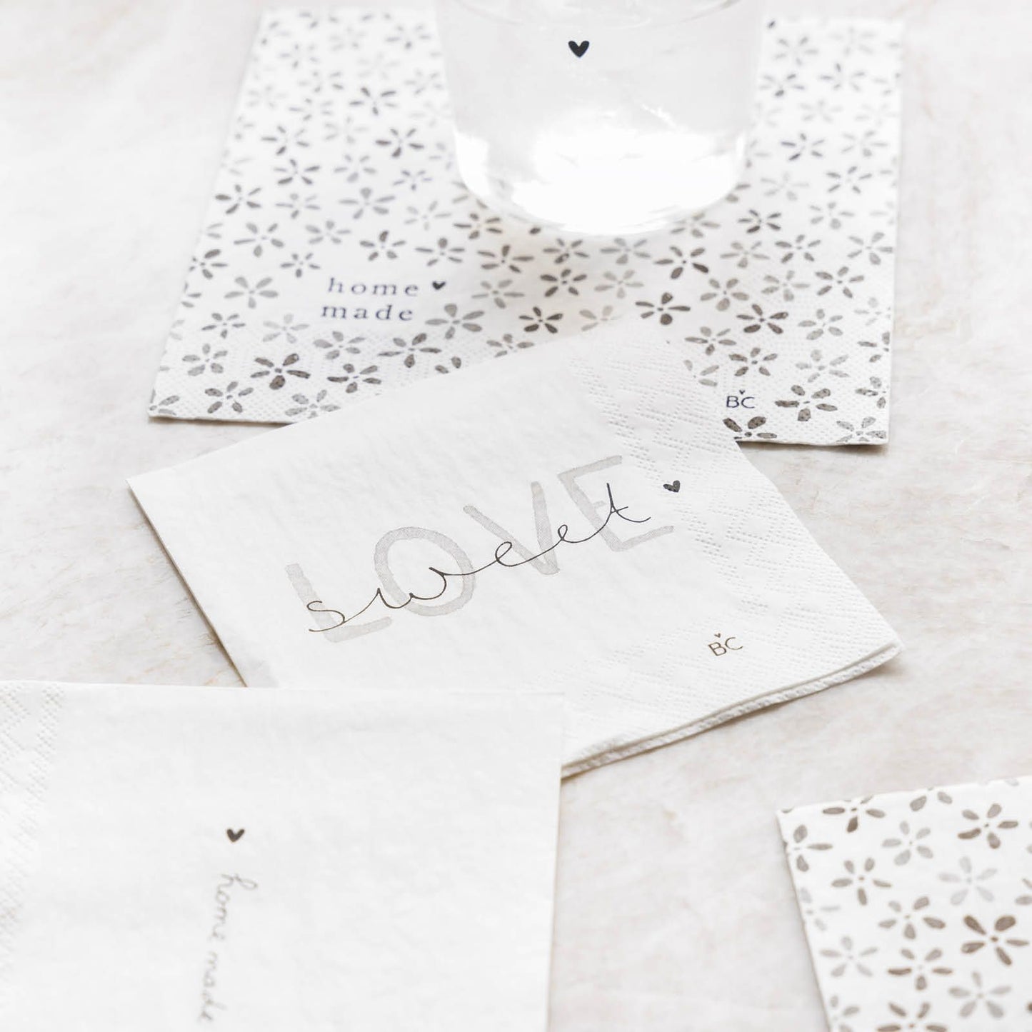 Bastion Collections Napkin / Papierserviette -Love sweet-