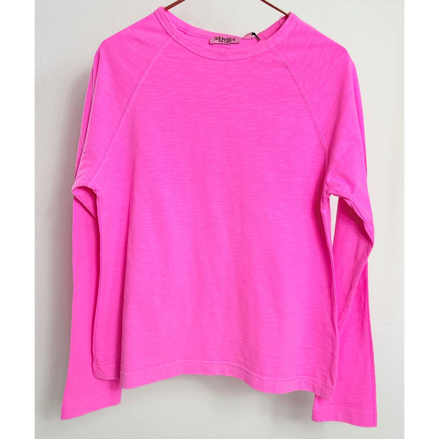 Senses the label T-Shirt TAB:BY -vivid pink