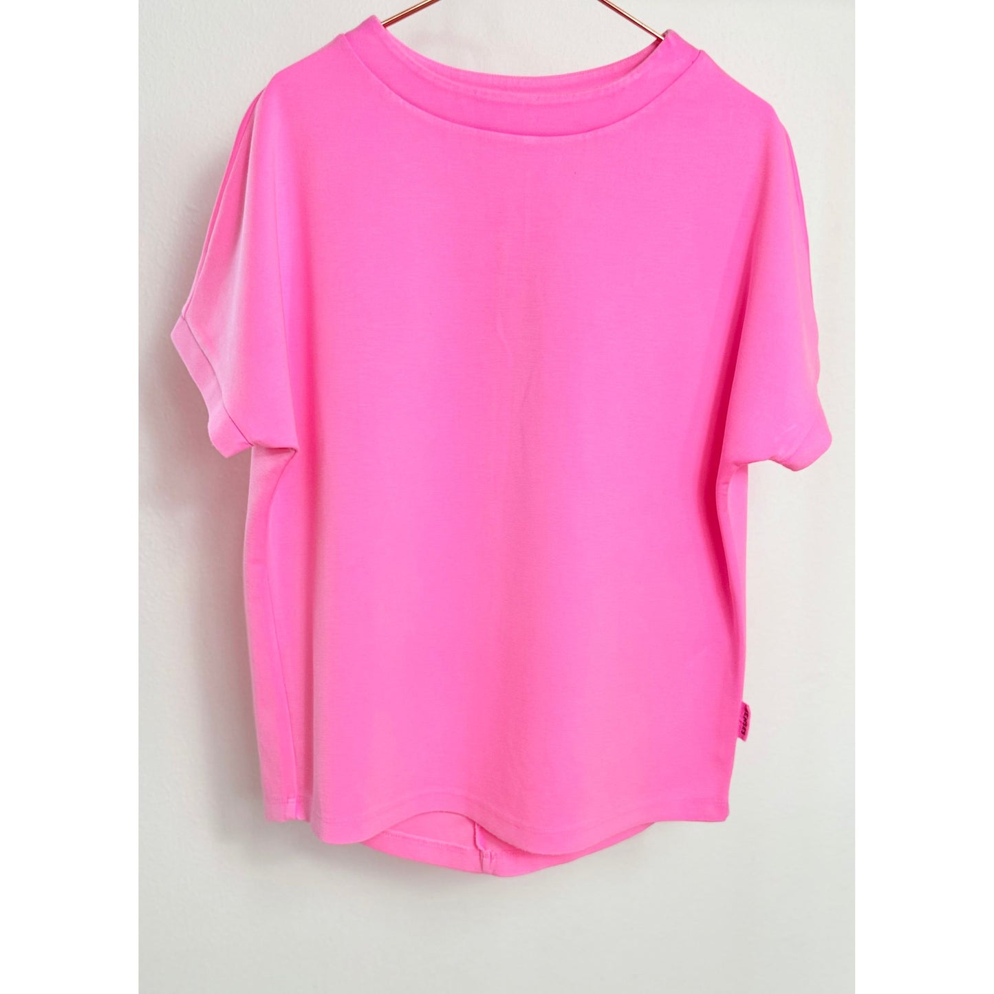 Senses the label T-Shirt TA:LE-vivid pink