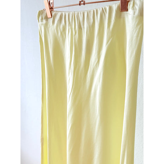 Rock -butteryellow-