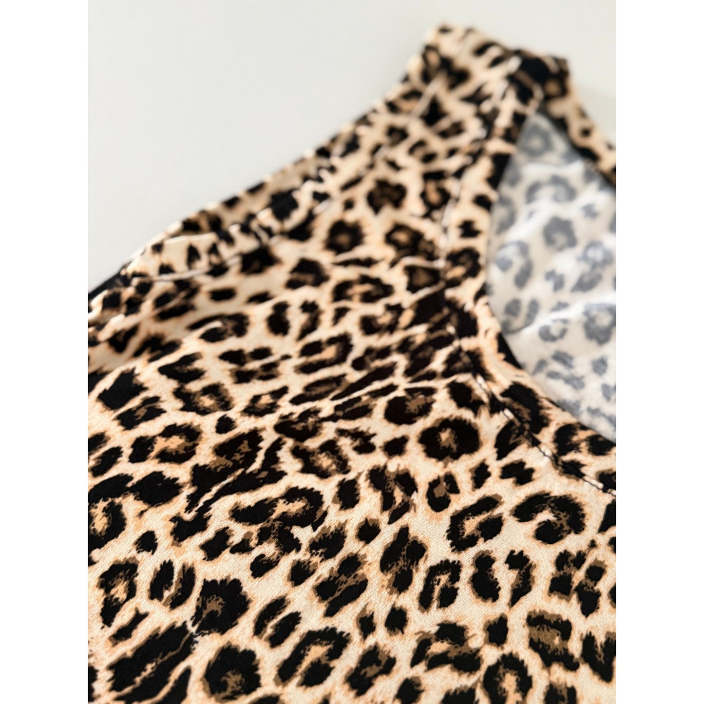 Top mit Leo-Print