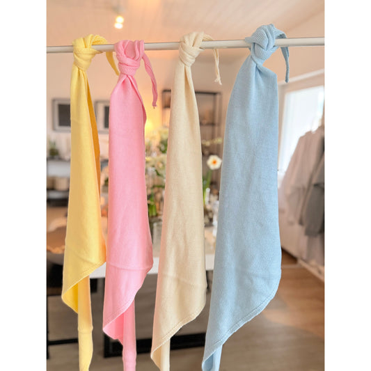 Einfarbige Dreieckstücher