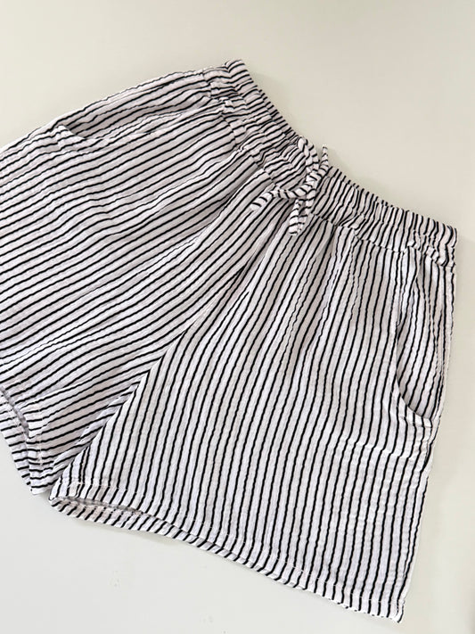 Musselin Shorts - schwarz weiß