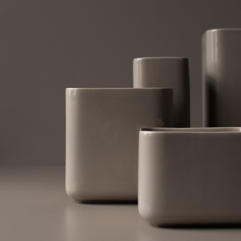 DBKD Cube Pot / Vase small - shiny mole