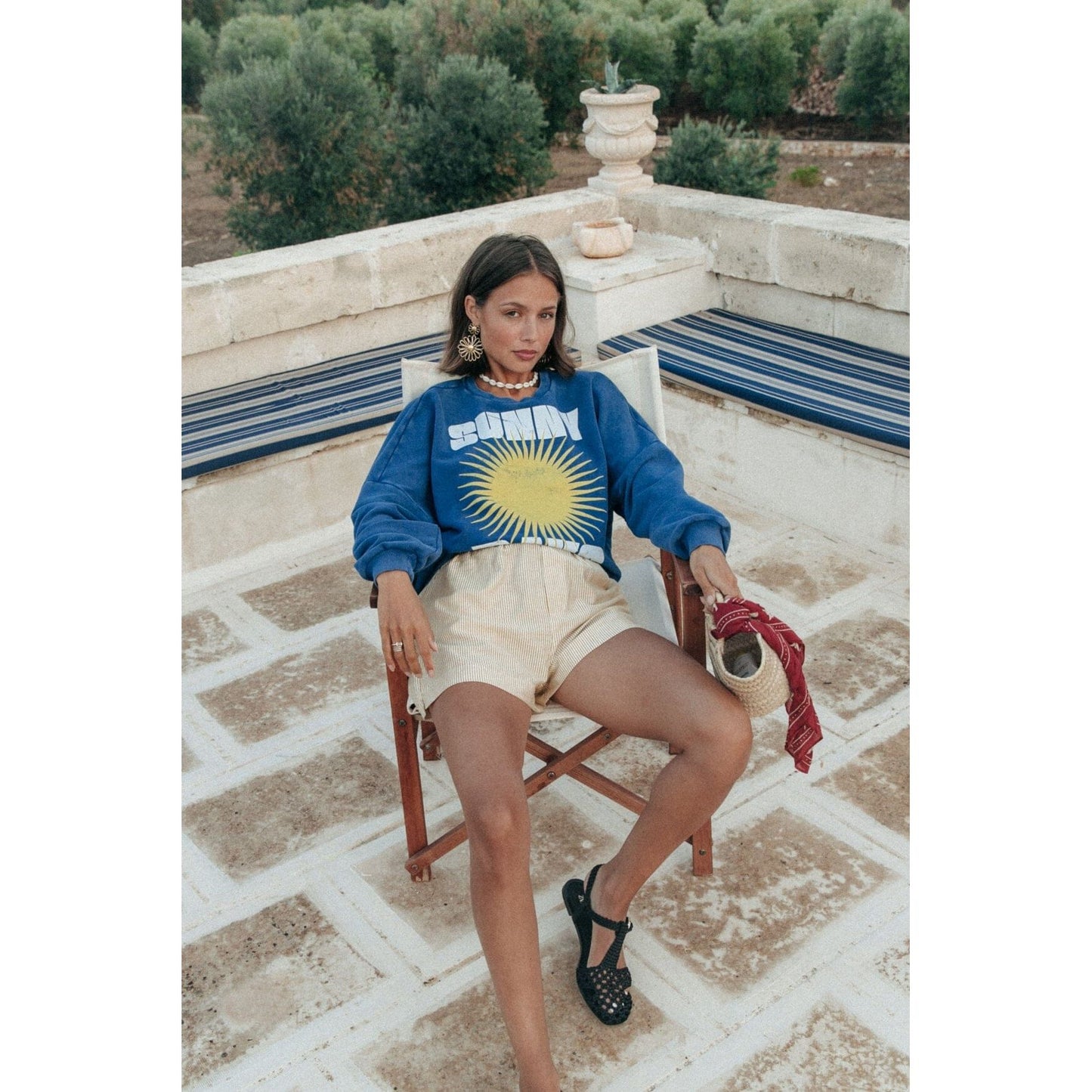 Colourful Rebel Sunny Days Acid Wash Sweater -bright blue-