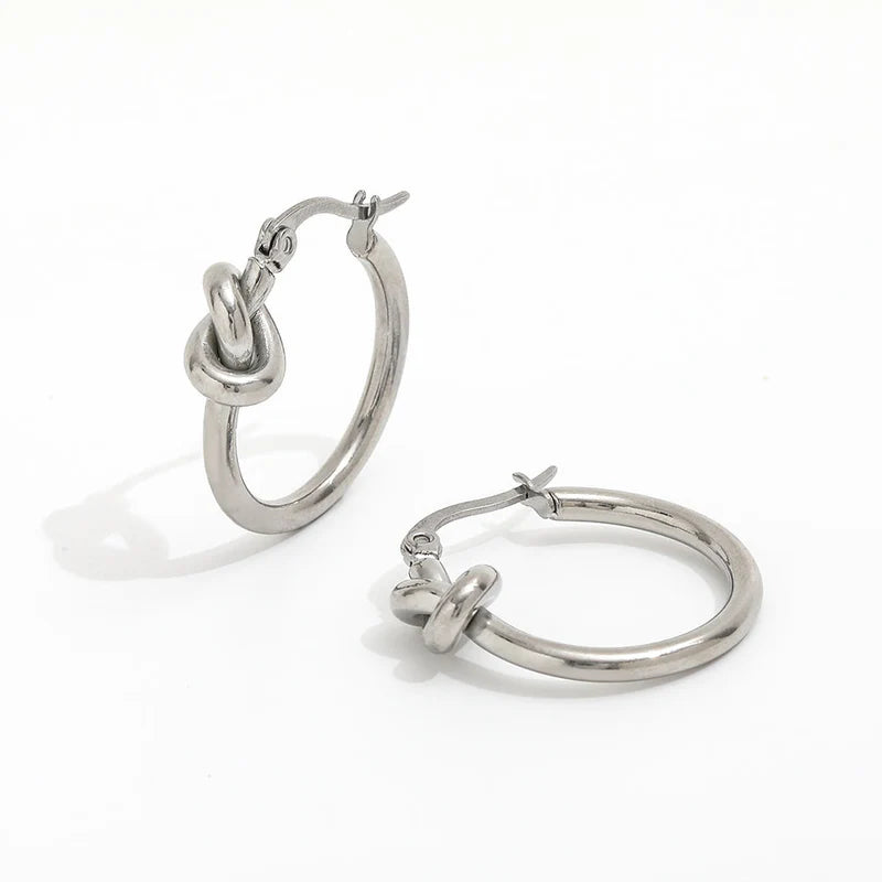 Glam & Glory Nauru Knot Hoop Ohrringe -silber-