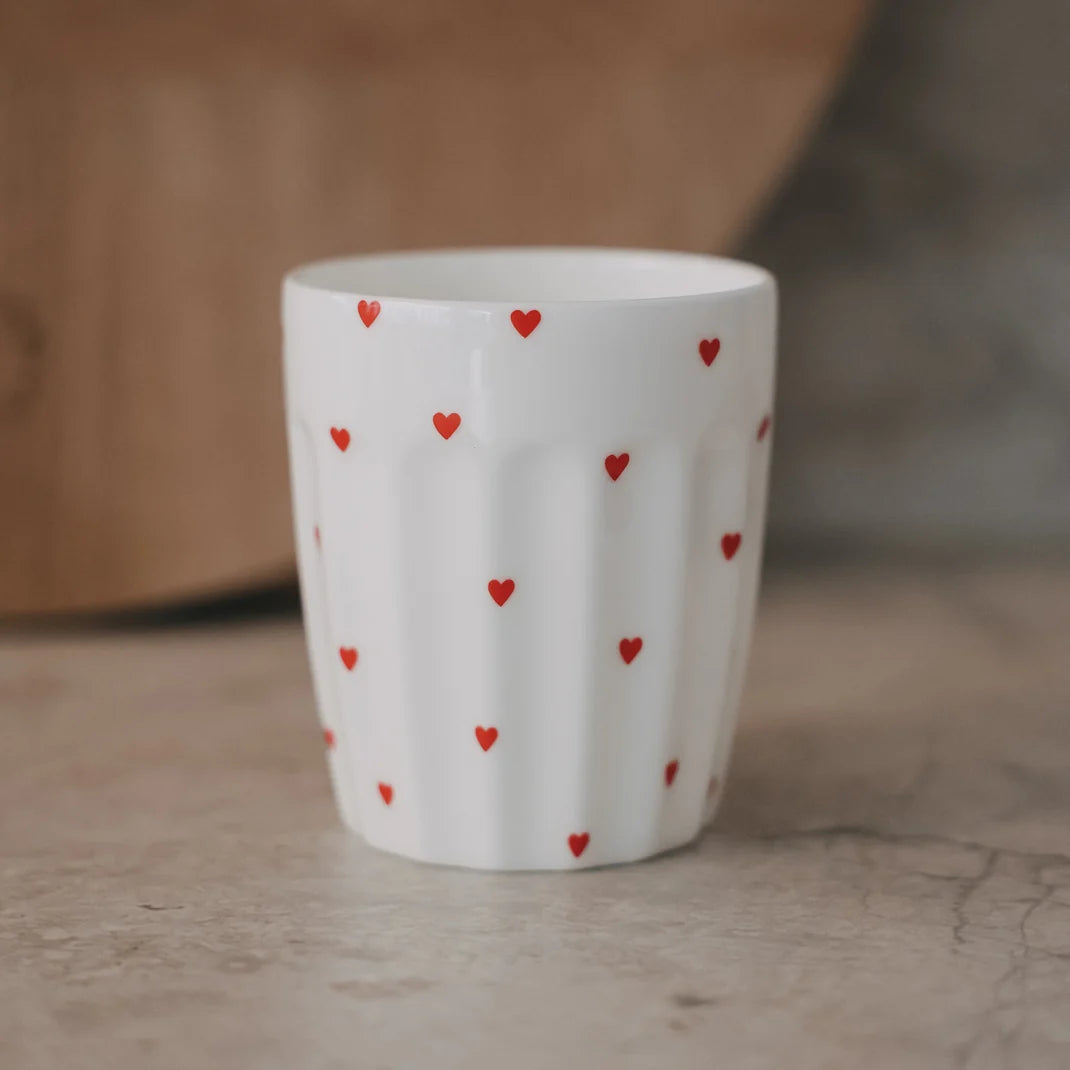 Eulenschnitt Becher kleine Herzen rot