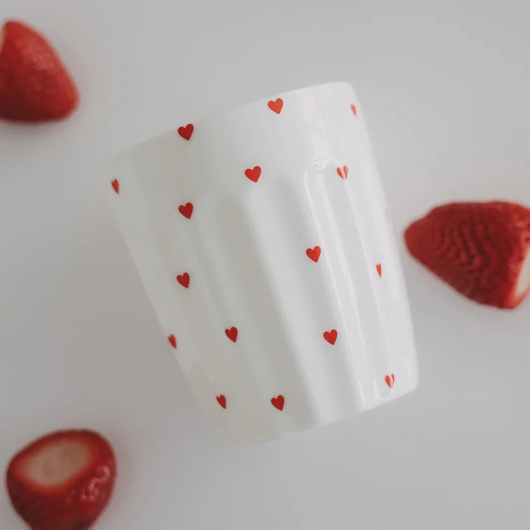Eulenschnitt Becher kleine Herzen rot