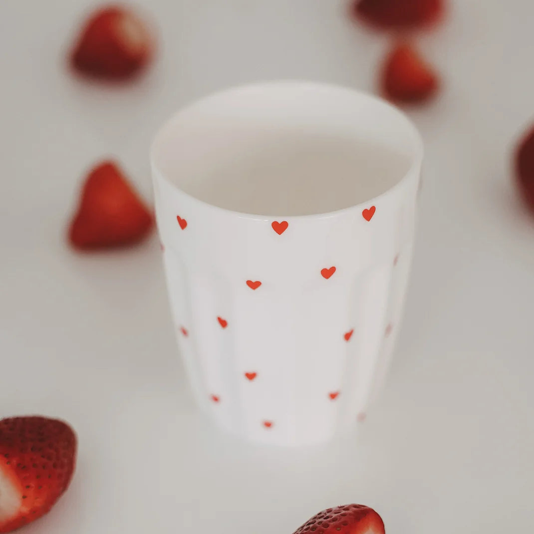 Eulenschnitt Becher kleine Herzen rot