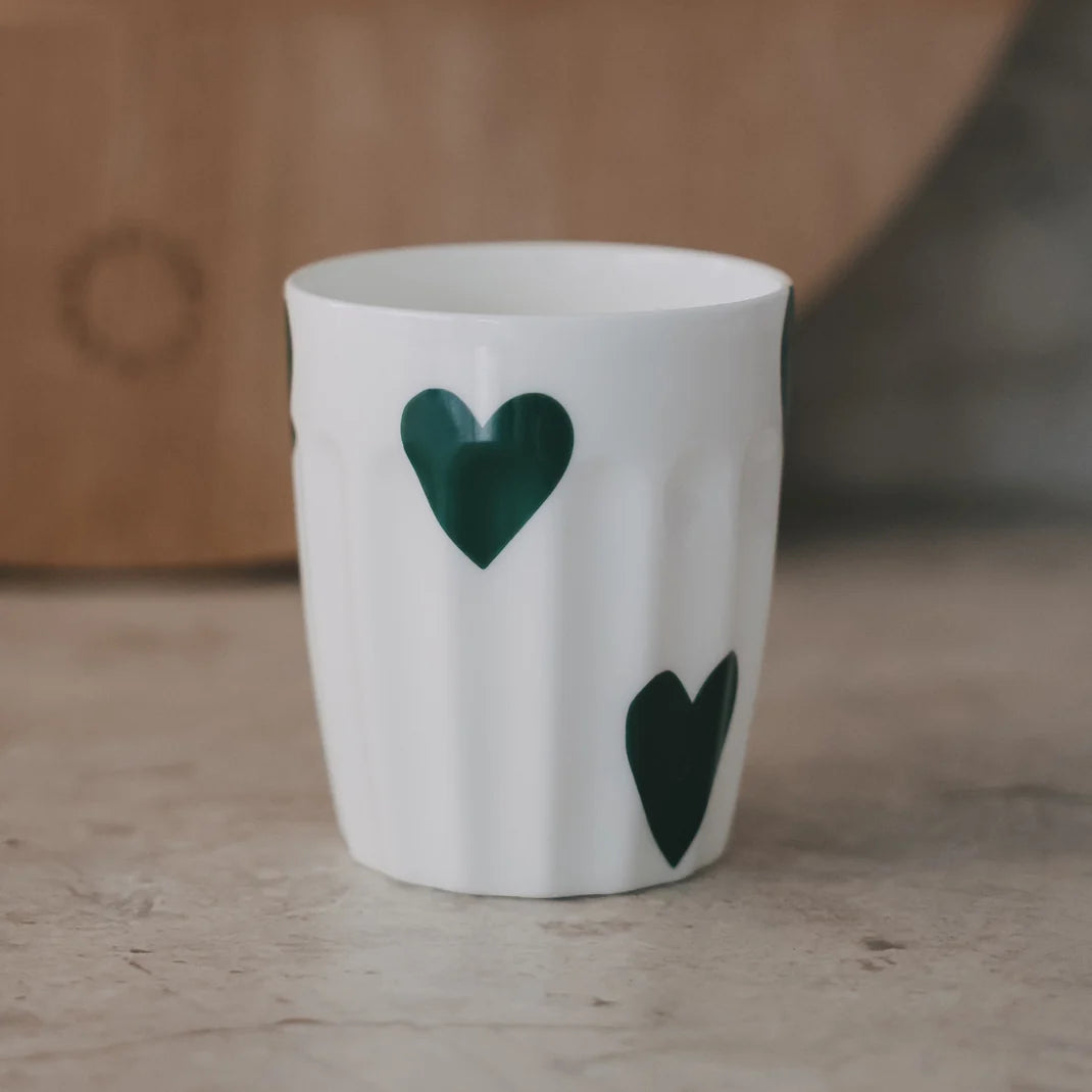 Eulenschnitt Becher große Herzen grün