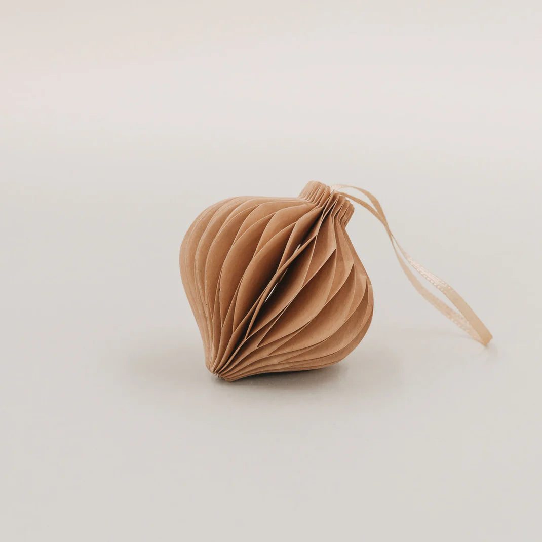 Eulenschnitt Papieranhänger 7cm - braun