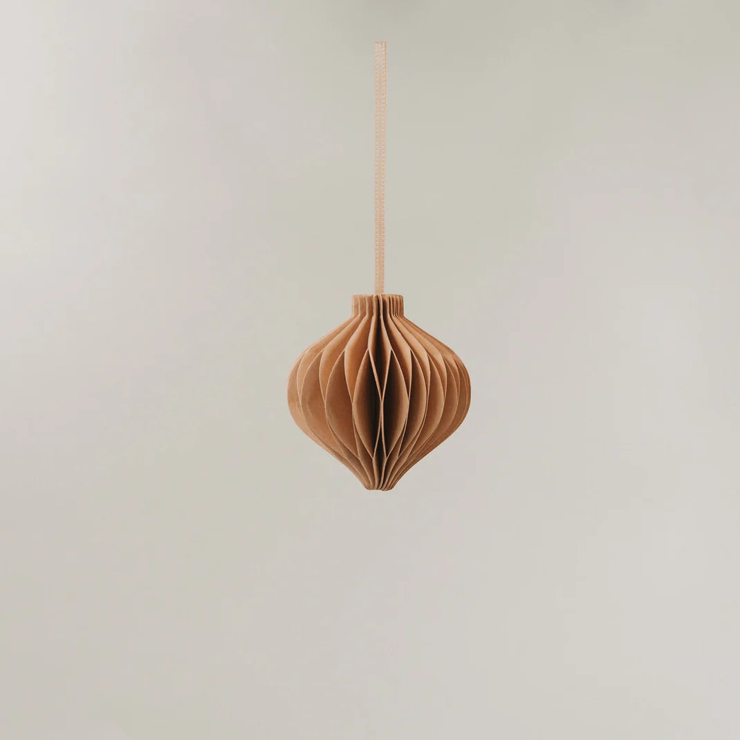 Eulenschnitt Papieranhänger 7cm - braun