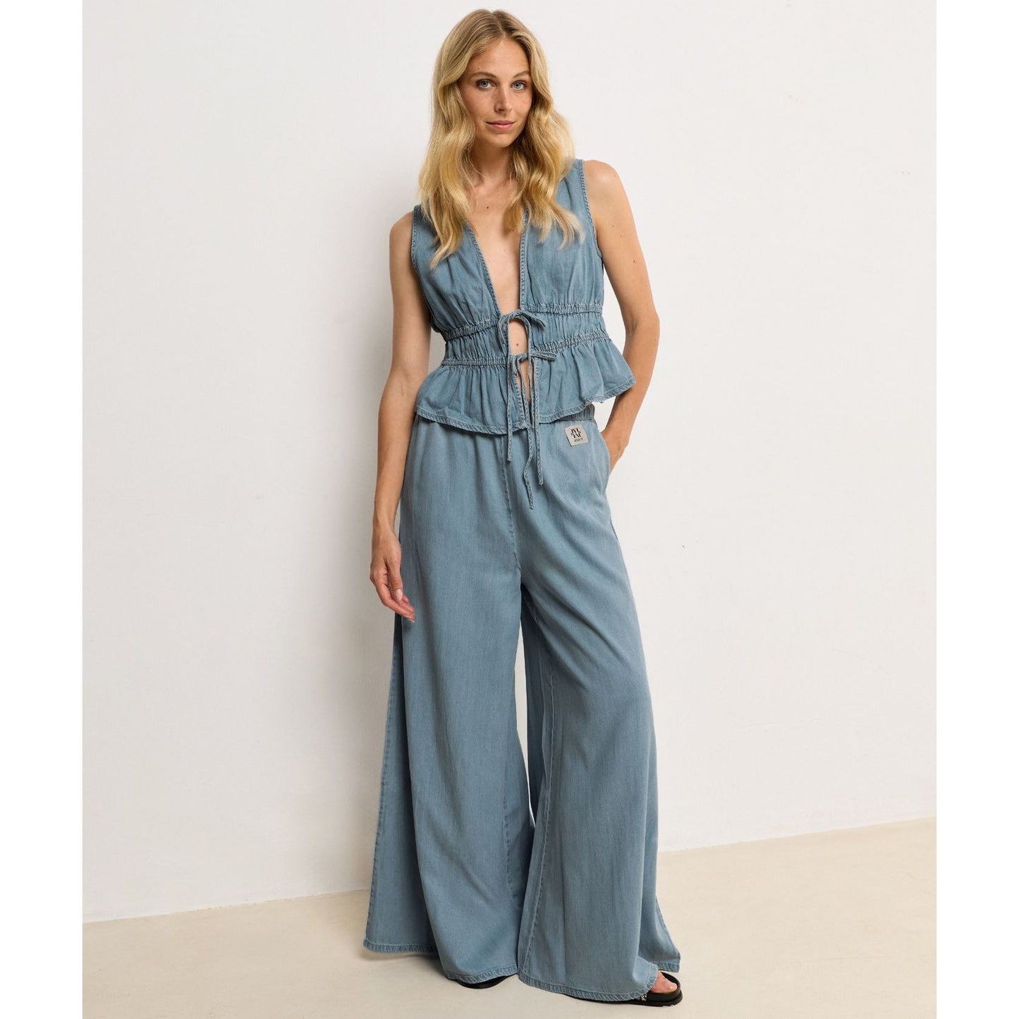 JOSH V SEA Tailliertes Top mit Schößchen - mid blue denim