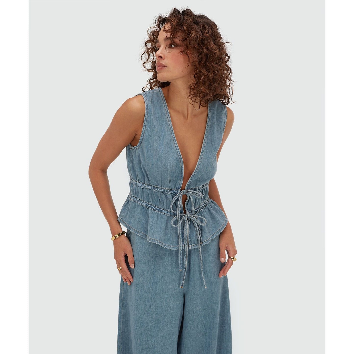 JOSH V SEA Tailliertes Top mit Schößchen - mid blue denim