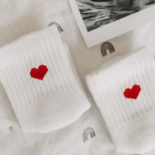 Eulenschnitt Babysocken Herz - rot