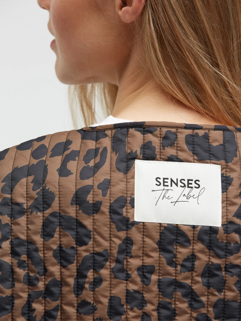Senses. the label Steppweste