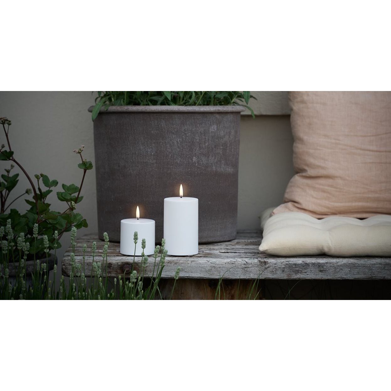 Piffany Copenhagen uyuni/ LED Pillar Candle -white- 8,4x15cm / Outdoorkerze