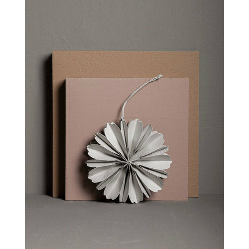 Storefactory Blomholmen - Greige flower - Papierblume grau